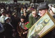  Budapest, 1990. február 19. Gyászolók sokasága érkezik a február 8-án New Yorkban elhunyt Karády Katalinnak, a 40-es évek népszerű színésznőjének a Szent István-bazilikában tartott gyászszertartására