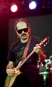  Budapest, 1990. június 27. Carlos Santana amerikai gitáros, zeneszerző, 1947. július 20-án született a mexikói Jalisco-ban (Autlan). A képen: Carlos Santana koncertje a Kisstadionban.