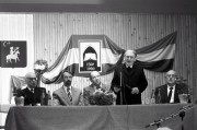  Vizsoly, 1990. április 28. Kürti László püspök beszél a 400 éve kinyomtatott Vizsolyi Bibliáról rendezett szimpoziumon a vizsolyi művelődési otthonban.