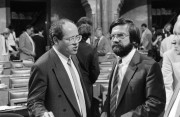 Budapest, 1990. július 4. Tölgyessy Péter (SZDSZ, balra) és Kónya Imre (MDF, jobbra) a Parlament üléstermében az Országgyűlés július 4-ei munkanapján.