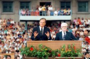  Budapest, 1989. július 29. Billy Graham neves amerikai evangélista (j) igehírdetést tartott Budapesten a Népstadionban. 