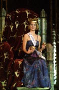 Budapest, 1989, október 2. Gerlóczy Magdolna: Magyarország Szépe az Erkel Színházban megrendezett Miss Hungary választáson. 