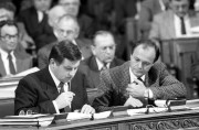   Budapest, 1989. november 21. Németh Miklós (b) miniszterelnök és Medgyessy Péter (j) miniszterelnök-helyettes. Fodor István megbízott elnök vezetésével, november 21-én a Parlamentben megkezdte munkáját az Országgyűlés soron következő ülésszaka.