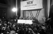 Budapesten a Marx Károly Közgazdaságtudományi Egyetem aulájában október 20-án megnyílt a Magyar Demokrata Fórum II. országos tanácskozása. 