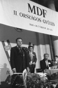 Budapest, 1989. október 10. Az MDF Antall Józsefet elnökévé, Für Lajost a szervezet köztársasági elnökjelöltjévé választotta. Antall József mellett 564-en voksoltak, Für Lajos 527 igen szavazatot kapott. A szavazás eredményének ismertetésével kezdődött meg október 22-én a Magyar Demokrata Fórum II. országos gyűlésének zárónapja, amelyen a küldöttek az alapszabály módósításának vitájával folytatják munkájukat. A képen: Für Lajos beszél. 