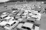  Kópháza, 1989. augusztus 21. A Vám és Pénzügyőrség soproni parancsnoksága ideiglenes vámraktárt létesített a kópházi határátkelőhelynél. Ide szállították az NDK állampolgárok által hazánk területén hagyott gépkocsikat.