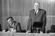 Budapest, 1989. február 20. Kádár János, az MSZMP elnöke beszél február 20-án a Jászai Mari téri székházban, ahol összeült a Magyar Szocialista Munkáspárt Központi Bizottsága.