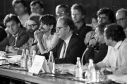  Budapest, 1989. szeptember 18. Szabad György (MDF) beszél a középszintű politikai egyeztető tárgyalásokon, melyeknek június 13-tól szeptember 18-ig tartó szakasza lezárult.