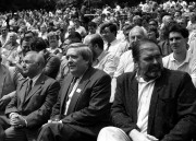 Nyers Rezső, a Minisztertanács gazdasági reformbizottságának elnöke, Pozsgay Imre és Vastagh Pál a Csongrád megyei Pártbizottság első titkára, az MSZMP Politikai Bizottság tagja, 1989-ben az MSZMP reformkörök nagygyűlésén Szegeden. 