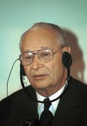 Brüsszel, 1990. november 6. Alexander Dubcek csehszlovák politikus, 1921. november 27-én született Uhrovec-ben. Meghalt 1992. november 7-én Prágában. A képen: Alexander Dubcek, a Csehszlovák Szövetségi Nemzetgyűlés elnöke, sajtóértekezletet tart Brüsszelben.