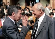  Budapest, 1990. május 3. Horn Gyula, az MSZP elnökségének tagja és Göncz Árpád ideiglenes köztársasági elnök beszélget az ülésteremben. Május 3-án folytatta munkáját az újonnan megválasztott Országgyűlés. 