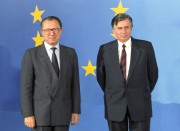   Brüsszel, 1990. július 18. Antall József (j) miniszterelnök hivatalos látogatást tett Brüsszelben, ahol találkozott Jacques Delors (b) az Európai Közösség Bizottságának elnökével az Európai Közösség székházában.