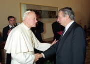 II.János Pál pápa magánkihallgatáson fogadta Antall József miniszterelnököt szeptember 14-15-e között Olaszországban tett hivatalos látogatásának utolsó napján.