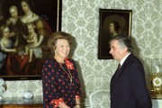 Beatrix királynő és Antall József miniszterelnök a négyszemközti találkozón Hágában. Az audienciára Antall hollandiai hivatalos látogatásán került sor.