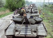  Kiskunhalas, 1989. április 25. Bevagonírozott katonai egység, 31 harckocsi és személyzete. Megkezdődik - a nemzetközi sajtó tudósítói előtt - a Magyarországon állomásozó szovjet csapatok kivonása. 