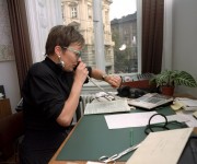  Budapest, 1989. november 3. A rádió munkatársa telefonügyeletet tart. Júniusban Budapesti irodát állított fel a Szabad Európa Rádió.