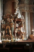 Zirc, 1989. március 10. A zirci cisztercita apátság díszes barokk oltára. 
