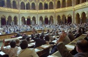  Budapest, 1989. május 12. Szavaz az Országgyűlés a tavaszi ülésszak utolsó napján.