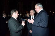  Budapest, 1989. december 16. Németh Miklós miniszterelnök díszvacsorát adott a meghívására hazánkba látogató Helmut Kohl német szövetségi kancellár és kísérete tiszteletére a Parlamentben.