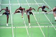  Budapest, 1989. március 3. Fedettpályás atlétikai világbajnokság a Budapest Sportcsarnokban. A képen: a 60 méteres férfi gátfutás döntője: (b-j) Kingdom (USA), a verseny győztese, Valle (Kuba) és Jackson (Nagy-Britannia). 