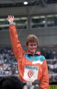  Budapest, 1989. március 4. II. Fedettpályás atlétikai világbajnokság a Budapest Sportcsarnokban március 4-én. Képen: A 3000 méteres női síkfutás győztese a holland Van Hulst.